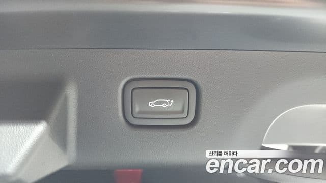 Hyundai Kona 2023 — фото 16 из 20