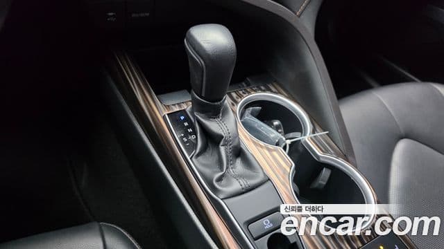 Toyota Camry 2019 — Фото 9/20