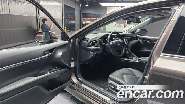 Toyota Camry 2019 — Фото 10/20