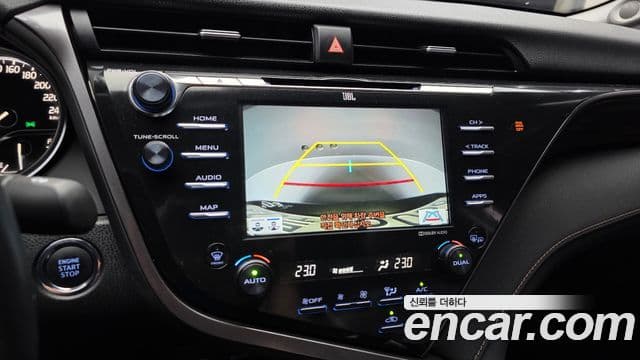 Toyota Camry 2019 — Фото 15/20