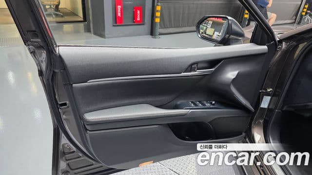 Toyota Camry 2019 — Photo 10/31