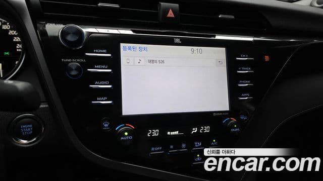 Toyota Camry 2019 — Photo 15/31