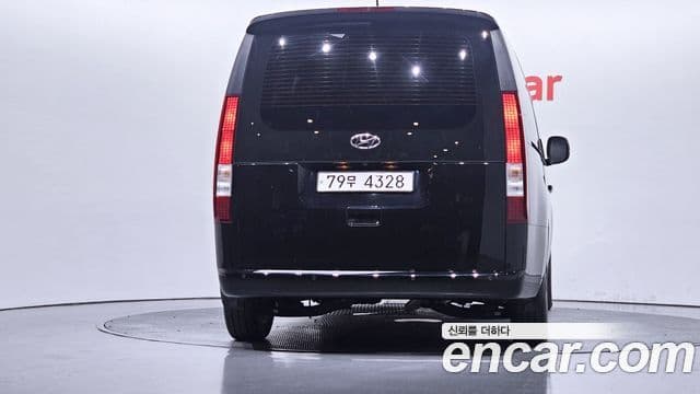 Hyundai Staria 2022 — ფოტო 4/20