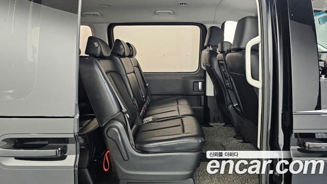 Hyundai Staria 2022 — фото 12 из 20