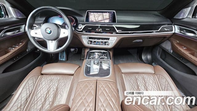 BMW 7 Series 2020 — ფოტო 7/20