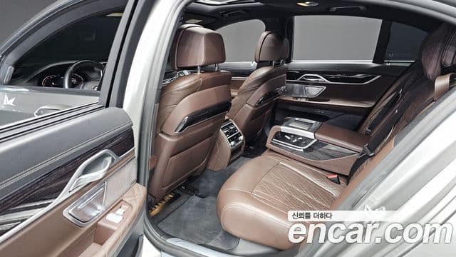 BMW 7 Series 2020 — ფოტო 11/20