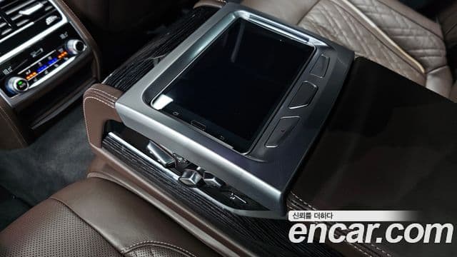 BMW 7 Series 2020 — Photo 29/32