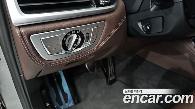 BMW 7 Series 2020 — Photo 26/32