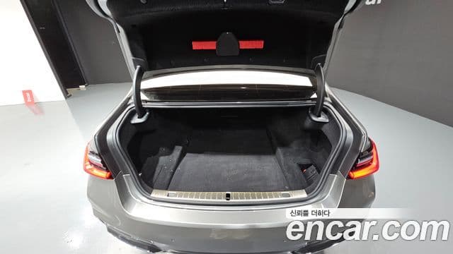 BMW 7 Series 2020 — Photo 13/32