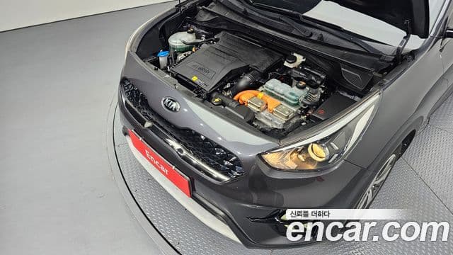 Kia Niro 2020 — Фото 6/20