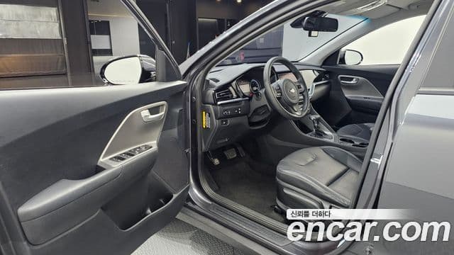 Kia Niro 2020 — Фото 10/20