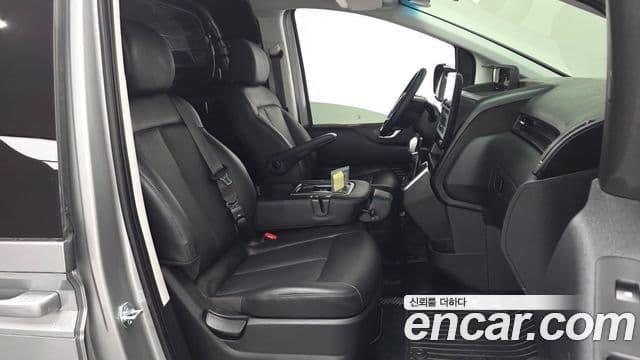 Hyundai Staria 2025 — фото 11 из 20