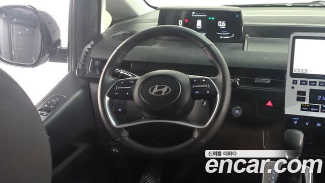 Hyundai Staria 2025 — Şəkil 13/20