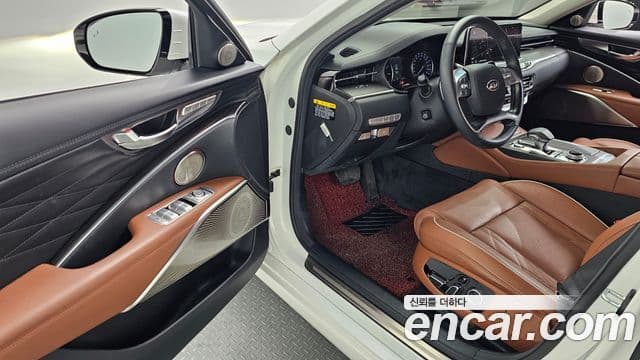 Kia The K9 2018 — ფოტო 8/20