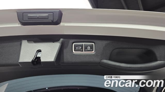 Kia Sorento 2023 — Şəkil 17/20