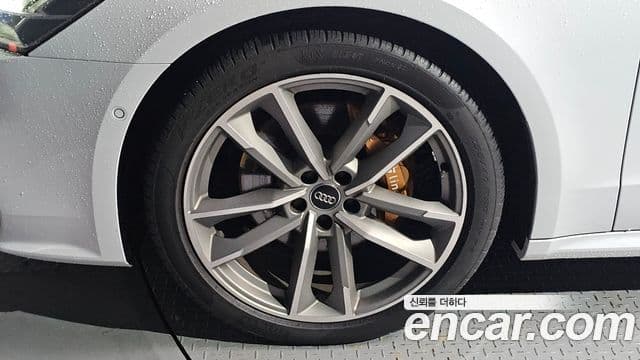 Audi A7 2020 — ფოტო 5/20