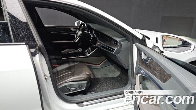 Audi A7 2020 — ფოტო 17/20