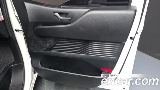 Hyundai Staria 2022 — Photo 18/30