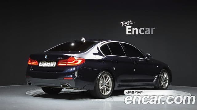 BMW 5 Series 2020 — фото 2 из 20