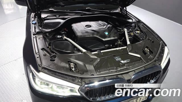 BMW 5 Series 2020 — ფოტო 6/20