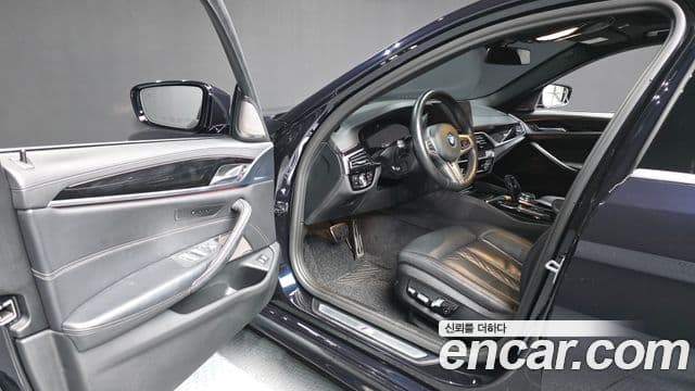 BMW 5 Series 2020 — ფოტო 10/20
