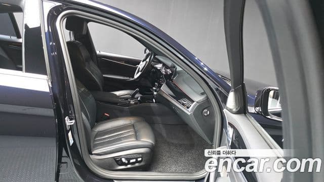 BMW 5 Series 2020 — ფოტო 11/20