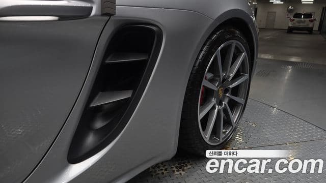 Porsche 718 Cayman 2020 — Şəkil 19/20