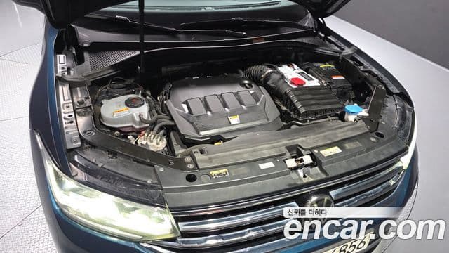Volkswagen Tiguan 2022 — ფოტო 6/20