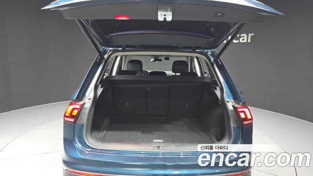 Volkswagen Tiguan 2022 — ფოტო 20/20