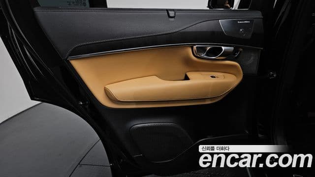 Volvo XC90 2024 — Photo 9/36