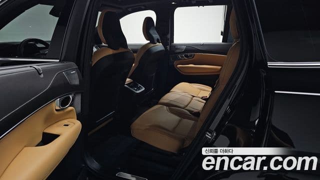 Volvo XC90 2024 — Photo 31/36