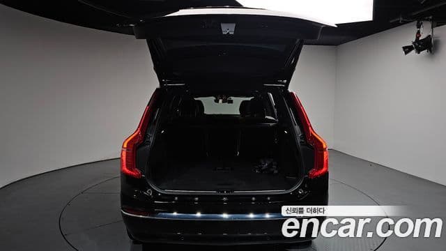 Volvo XC90 2024 — Photo 32/36