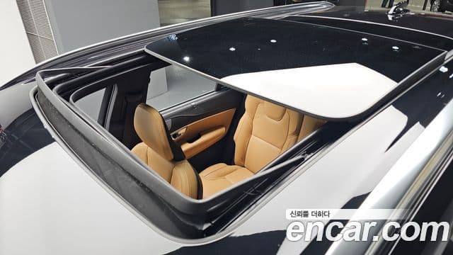 Volvo XC90 2024 — Photo 3/36