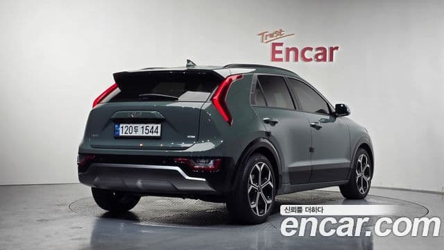 Kia Niro 2022 — фото 2 из 20