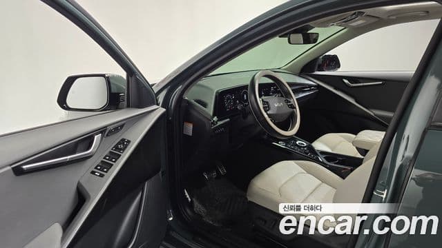 Kia Niro 2022 — фото 10 из 20