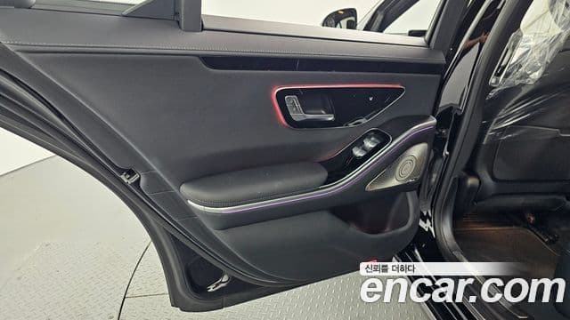 Mercedes-Benz S-Class 2025 — Photo 16/33