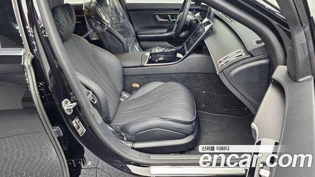 Mercedes-Benz S-Class 2025 — Photo 6/33