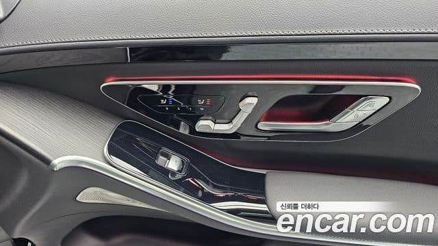 Mercedes-Benz S-Class 2025 — Photo 21/33