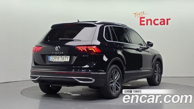 Volkswagen Tiguan 2022 — ფოტო 2/20