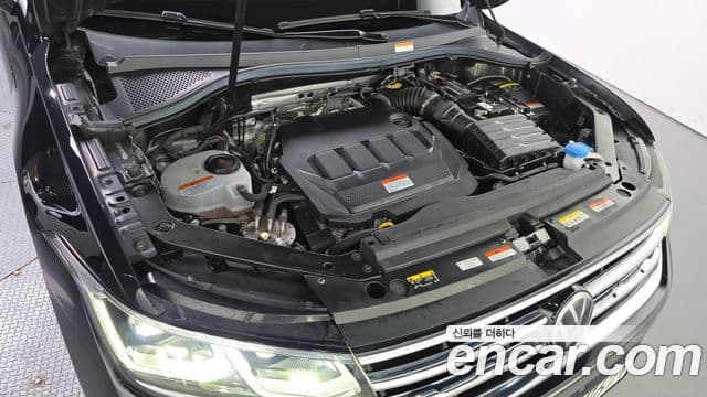 Volkswagen Tiguan 2022 — ფოტო 6/20