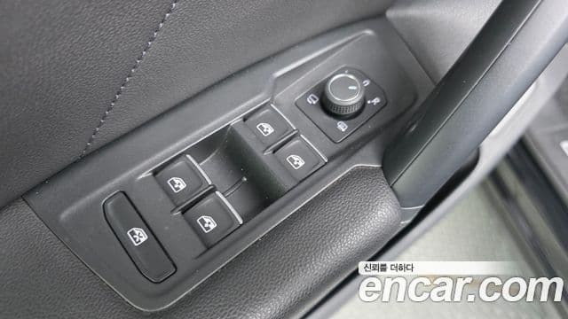 Volkswagen Tiguan 2022 — ფოტო 12/20