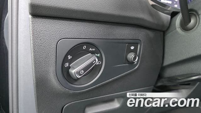 Volkswagen Tiguan 2022 — ფოტო 14/20