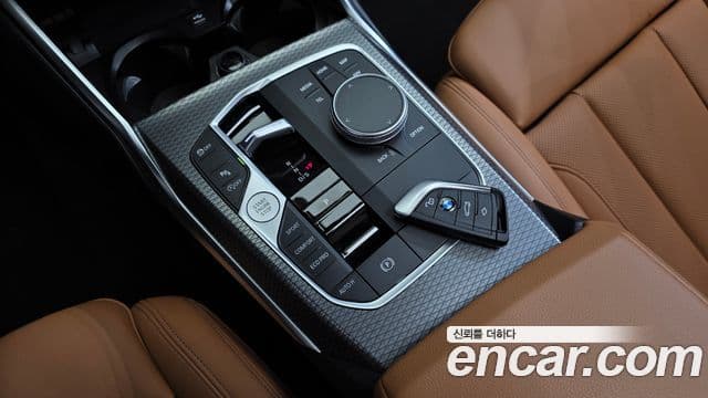 BMW 3 Series 2023 — фото 9 из 20