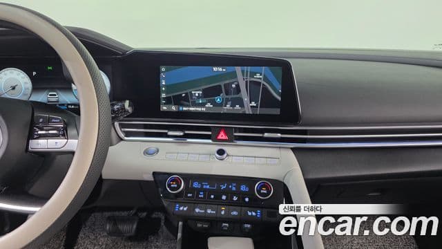 Hyundai The New Avante Hybrid 2022 — Photo 31/32