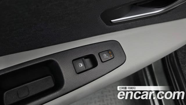 Hyundai The New Avante Hybrid 2022 — Photo 27/32
