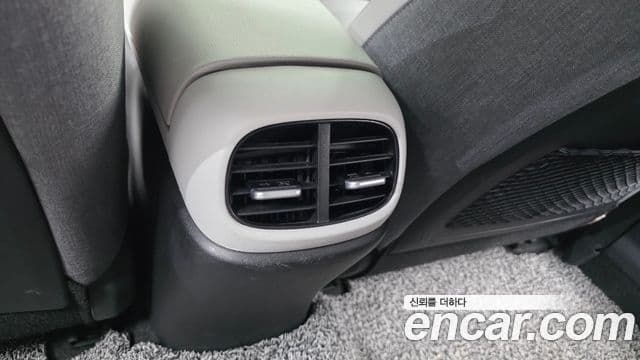 Hyundai The New Avante Hybrid 2022 — Photo 12/32