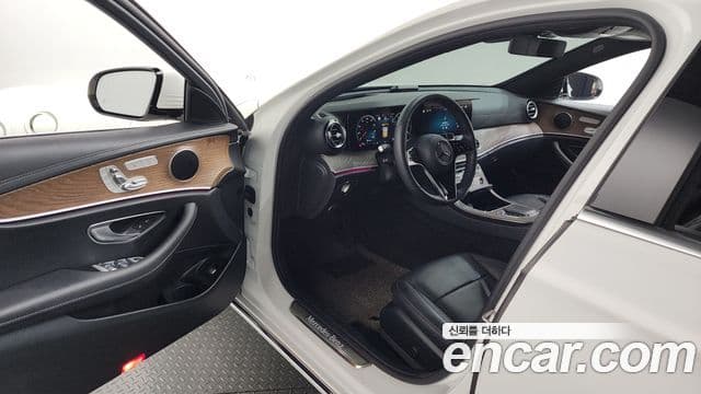 Mercedes-Benz E-Class 2023 — Şəkil 10/20