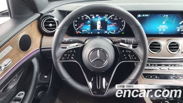 Mercedes-Benz E-Class 2023 — Şəkil 13/20