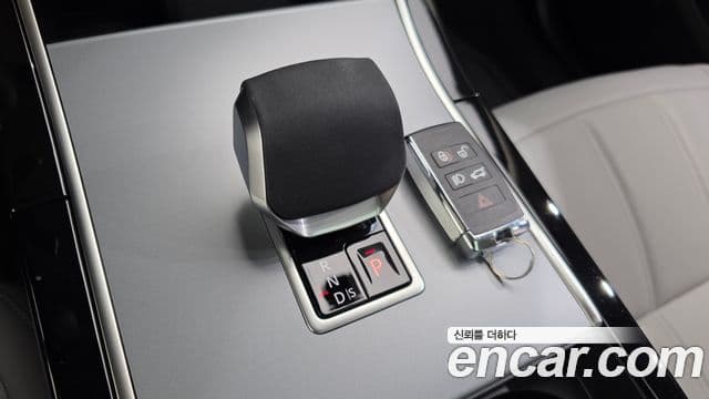 Land Rover Range Rover Evoque 2025 — ფოტო 13/20