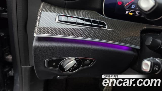 Mercedes-Benz E-Class 2018 — Şəkil 17/20